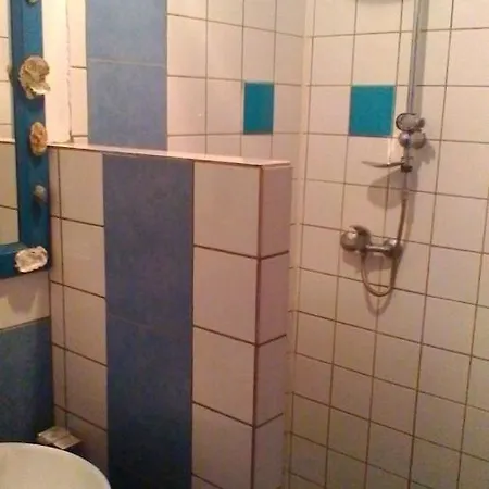 Le Marconnes Bed & Breakfast *